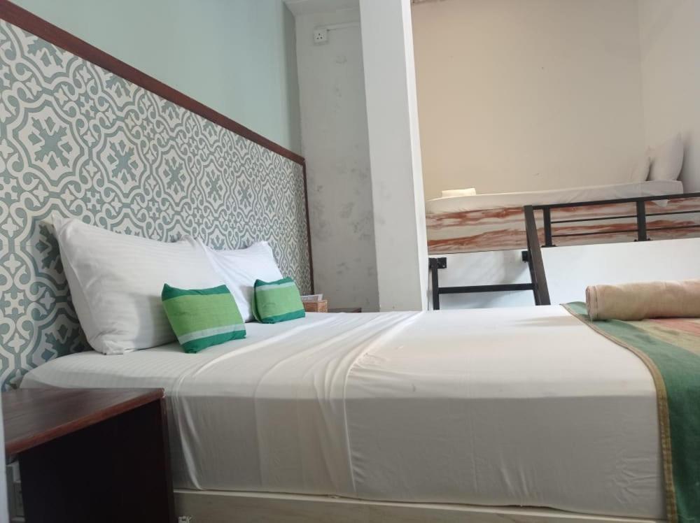 Hôtel Toddy Unawatuna Extérieur photo
